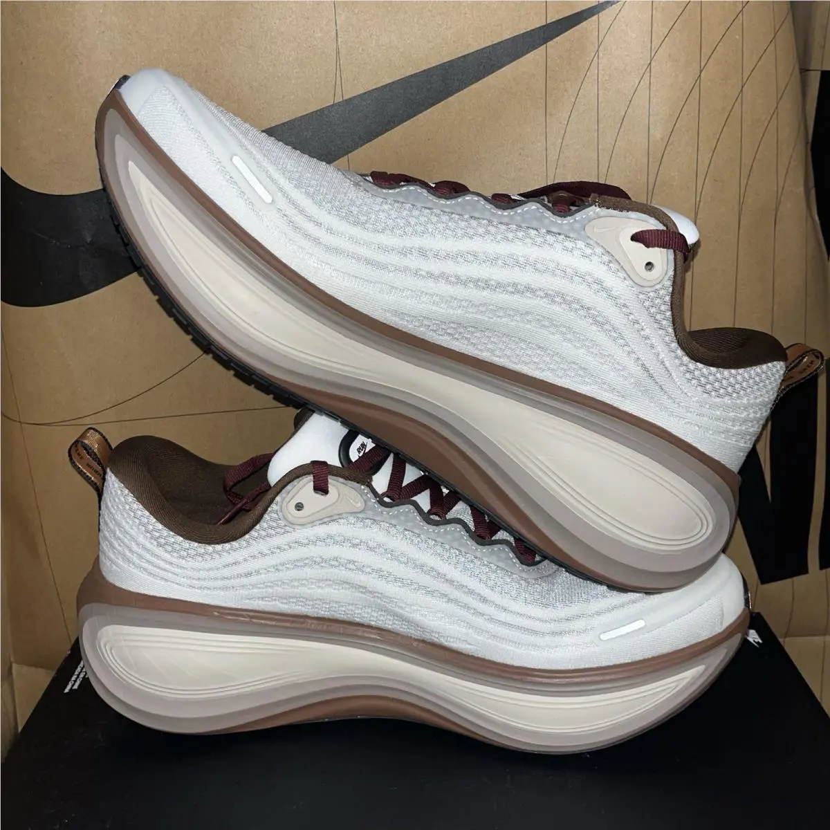Nike shoes - Nike Vomero Plus - Vomero Plus - I04482-100 - Sail/Caldera Brown/Black-Pecan 1