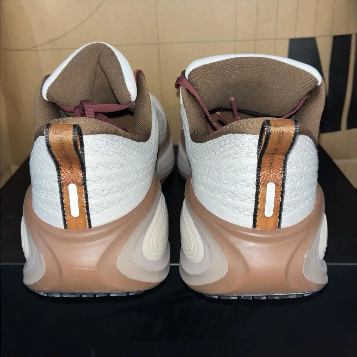 Nike shoes - Nike Vomero Plus - Vomero Plus - I04482-100 - Sail/Caldera Brown/Black-Pecan 3