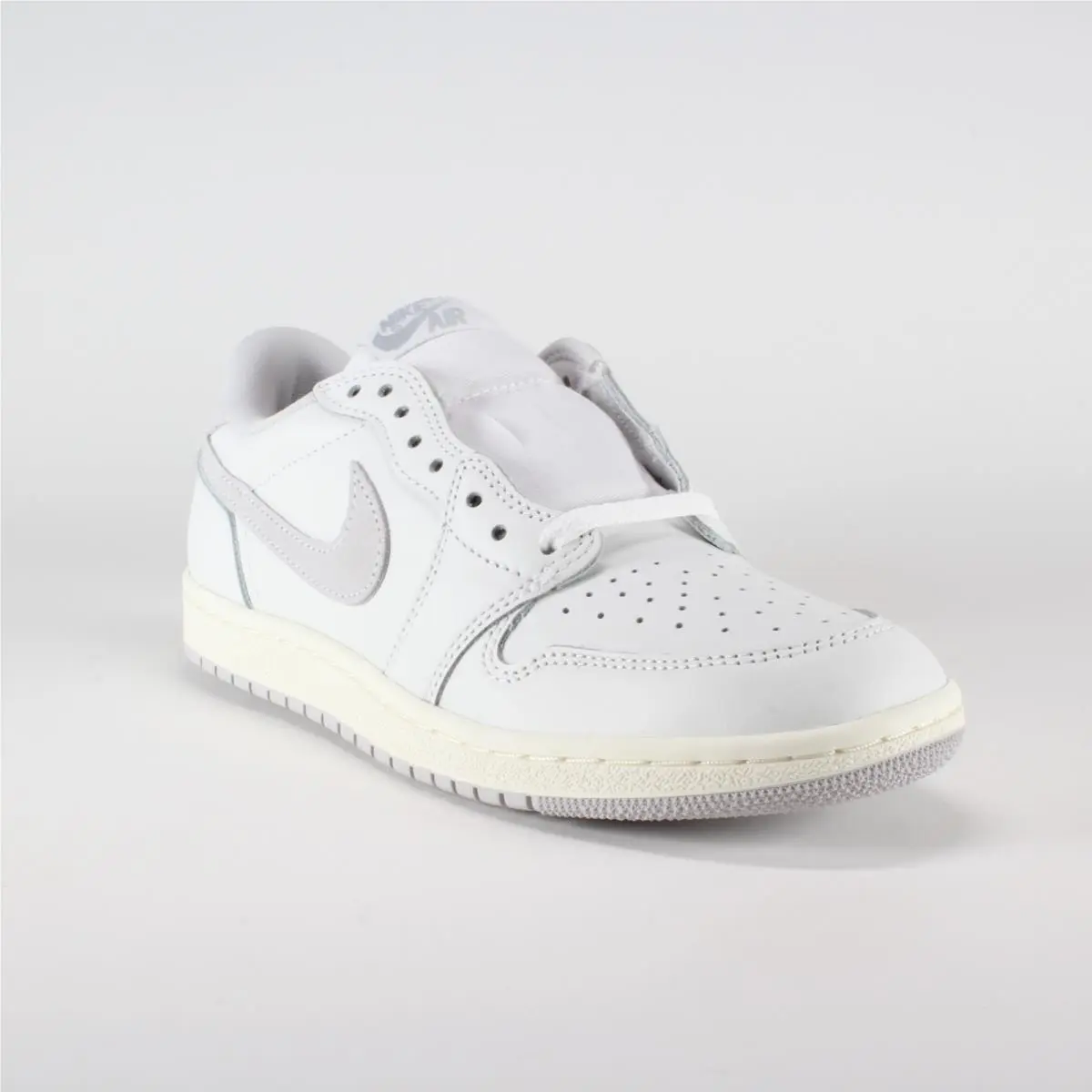 Nike shoes - Air Jordan 1 - Air - FB9933-100 - White 0