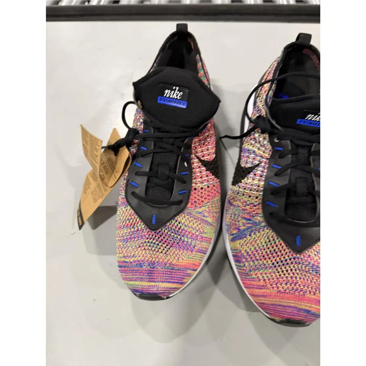 Nike shoes (UPC: 008678906440) 3