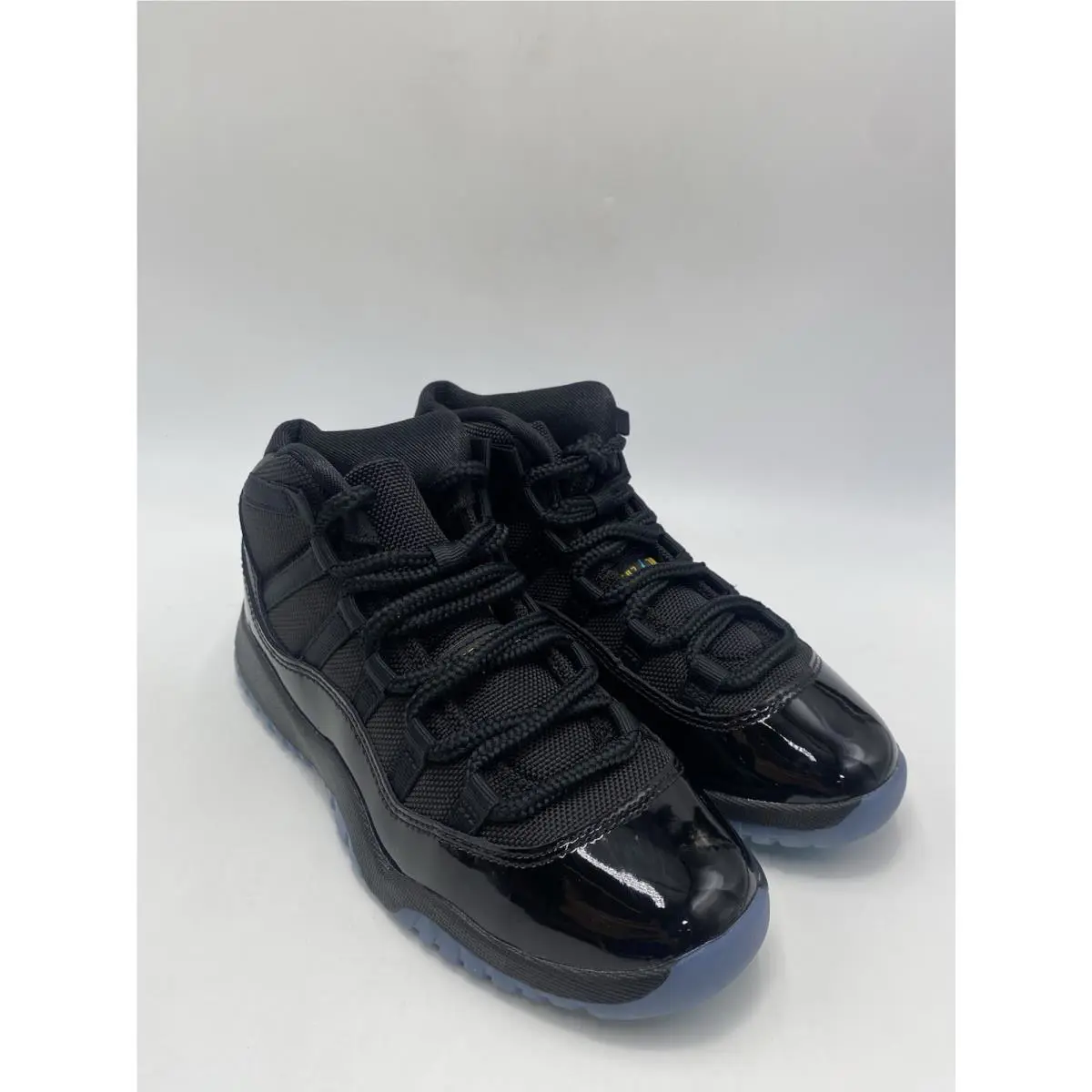 Nike shoes - Air Jordan 11 - Air - Black 3