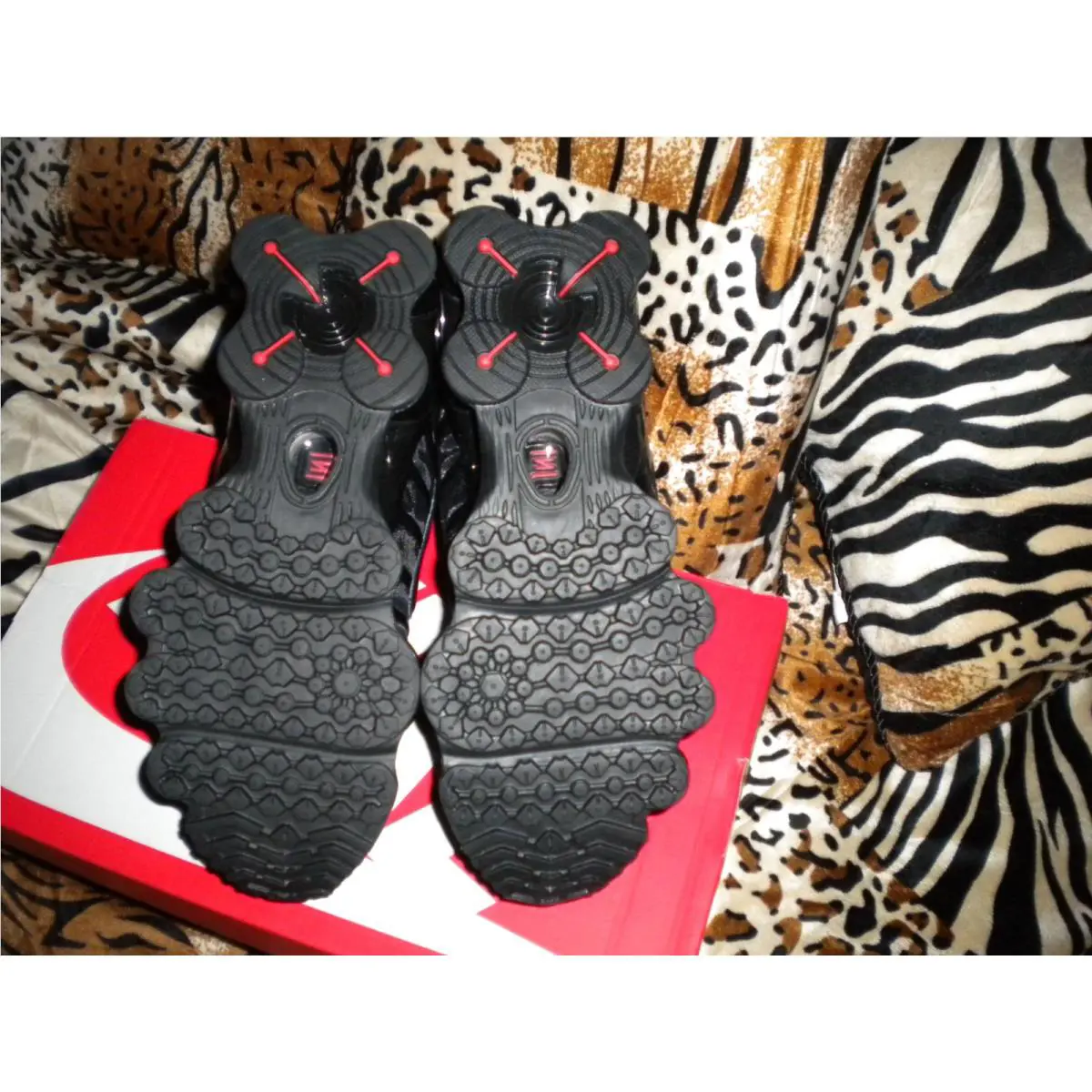 Nike shoes - Nike Shox - Shox - Black, Manufacturer: Black/Black Metallic/Max Orange 2