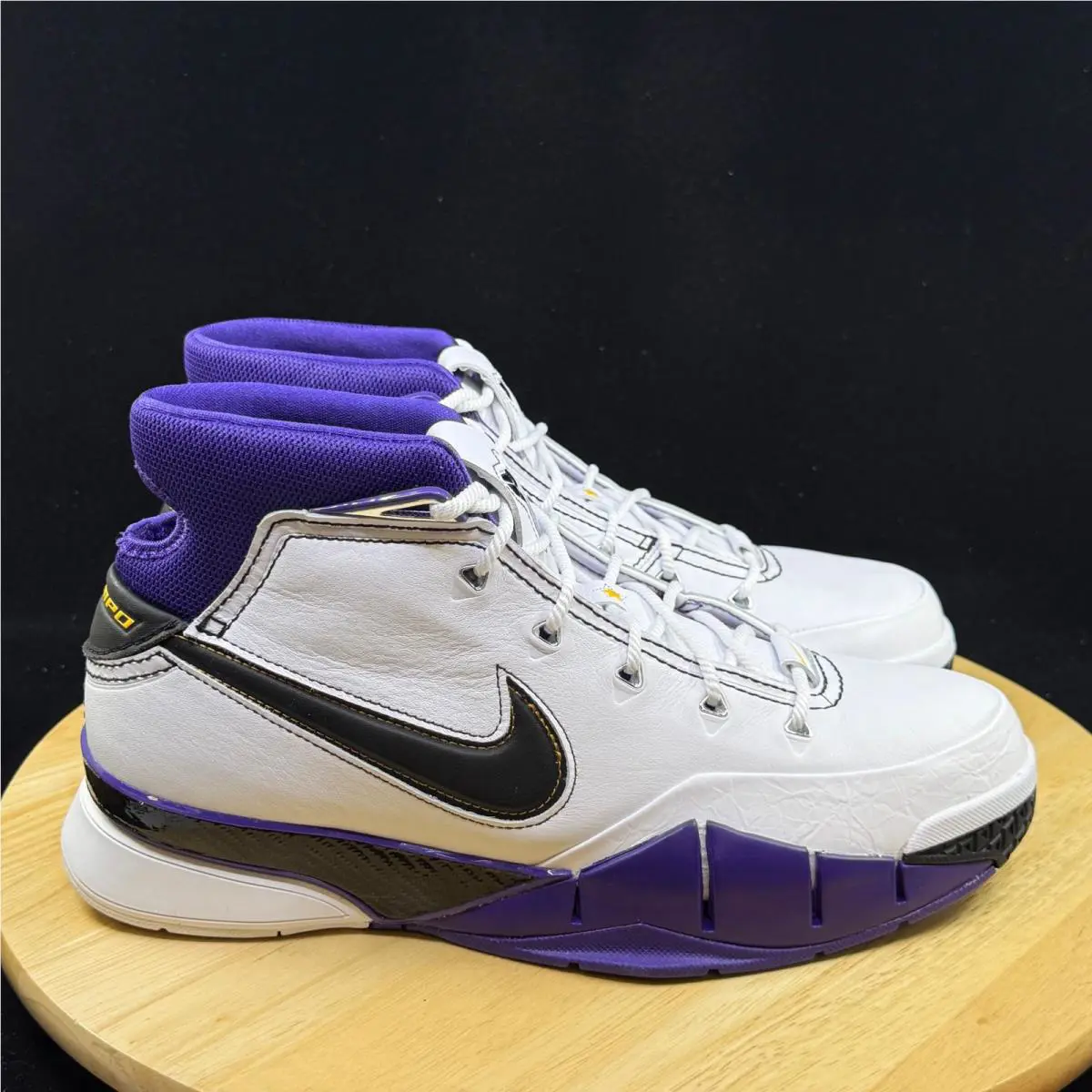Nike shoes - White 2
