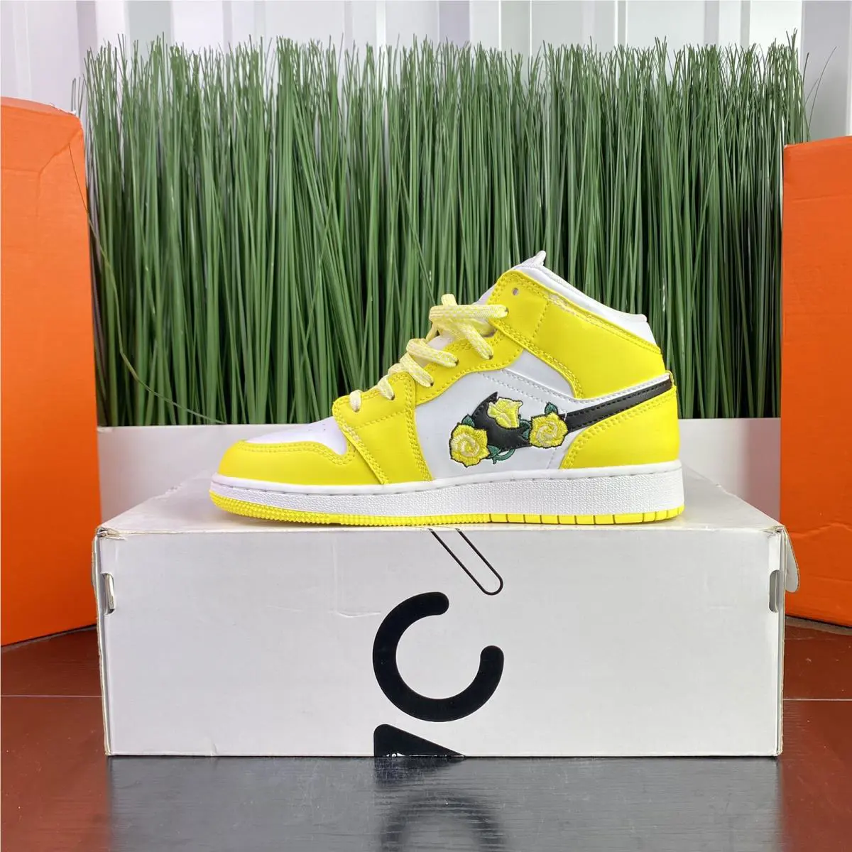 Nike shoes - Air Jordan 1 Mid - Air Mid - Yellow (UPC: 193154386967) 0