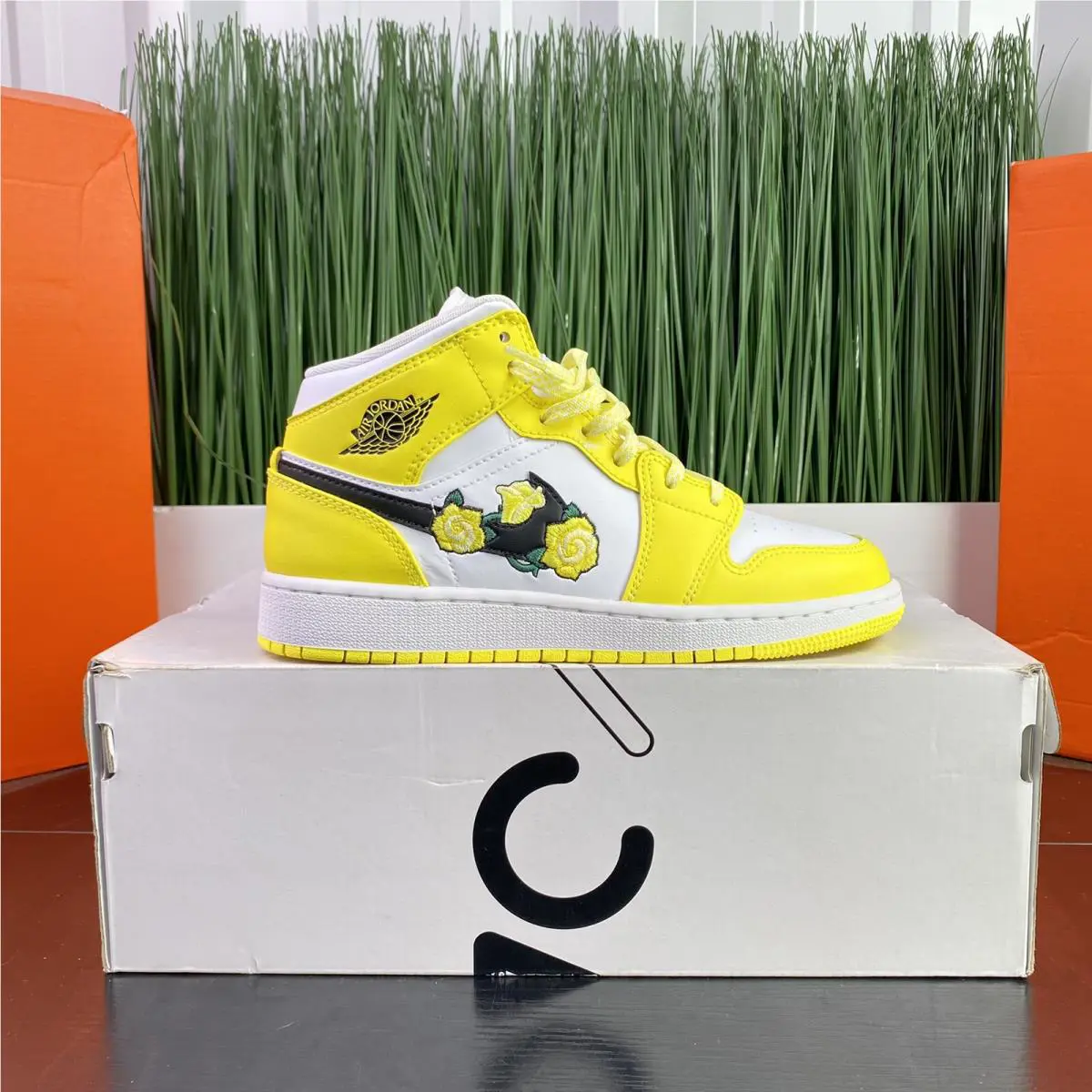 Nike shoes - Air Jordan 1 Mid - Air Mid - Yellow (UPC: 193154386967) 1