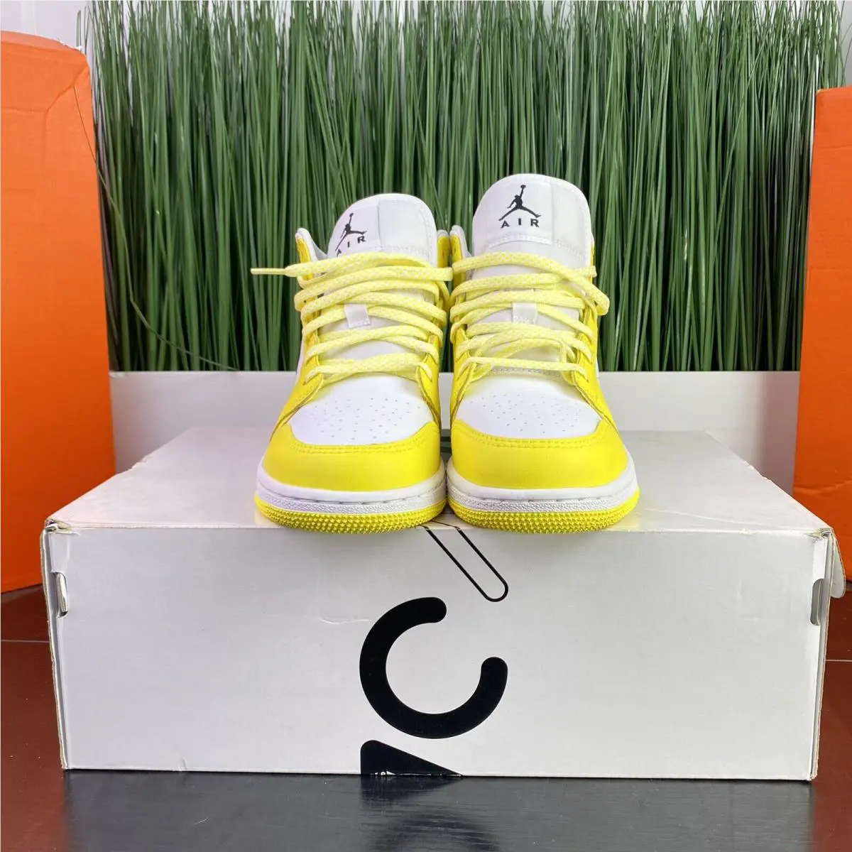 Nike shoes - Air Jordan 1 Mid - Air Mid - Yellow (UPC: 193154386967) 2