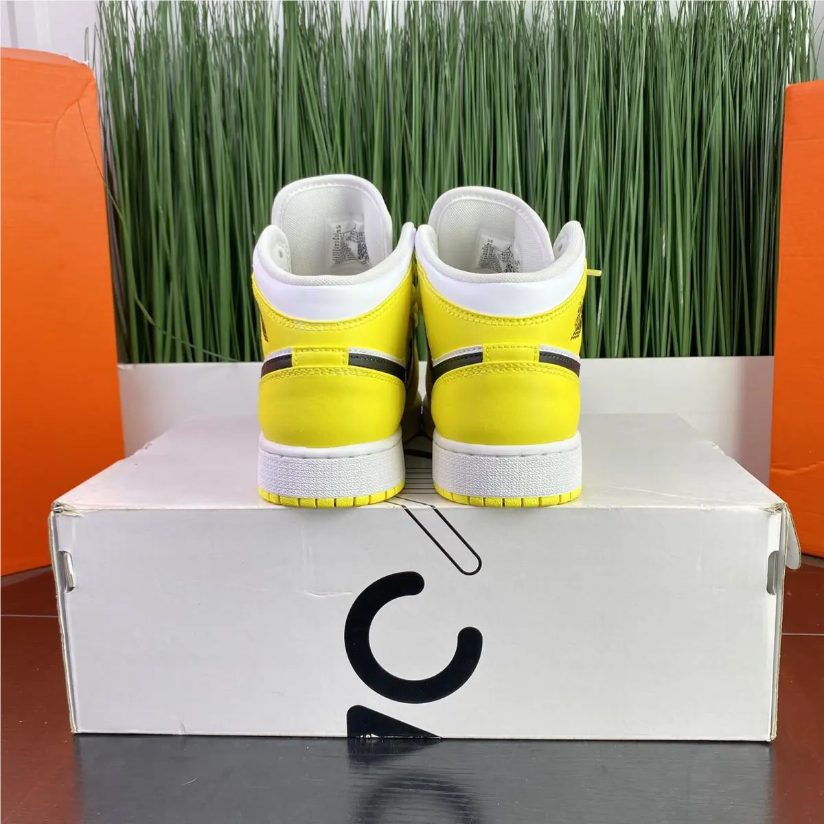 Nike shoes - Air Jordan 1 Mid - Air Mid - Yellow (UPC: 193154386967) 3