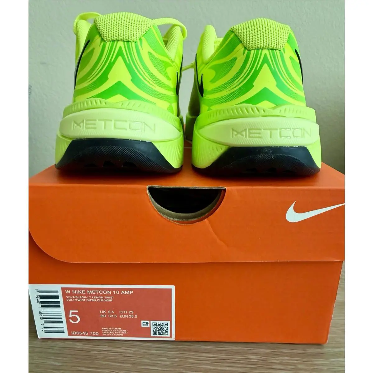 Nike shoes - Nike Metcon - Metcon - IB6545-700 - Volt 1