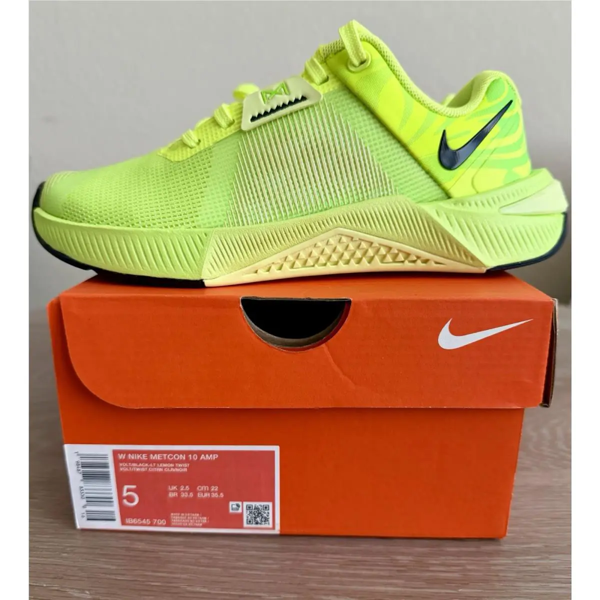 Nike shoes - Nike Metcon - Metcon - IB6545-700 - Volt 2