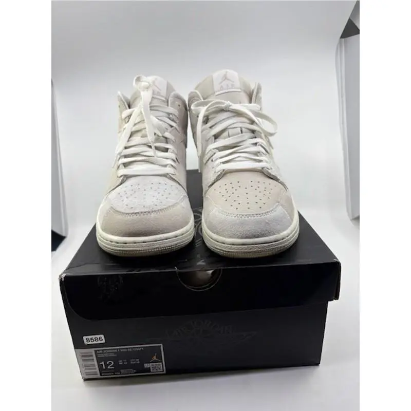 Nike shoes - White 4