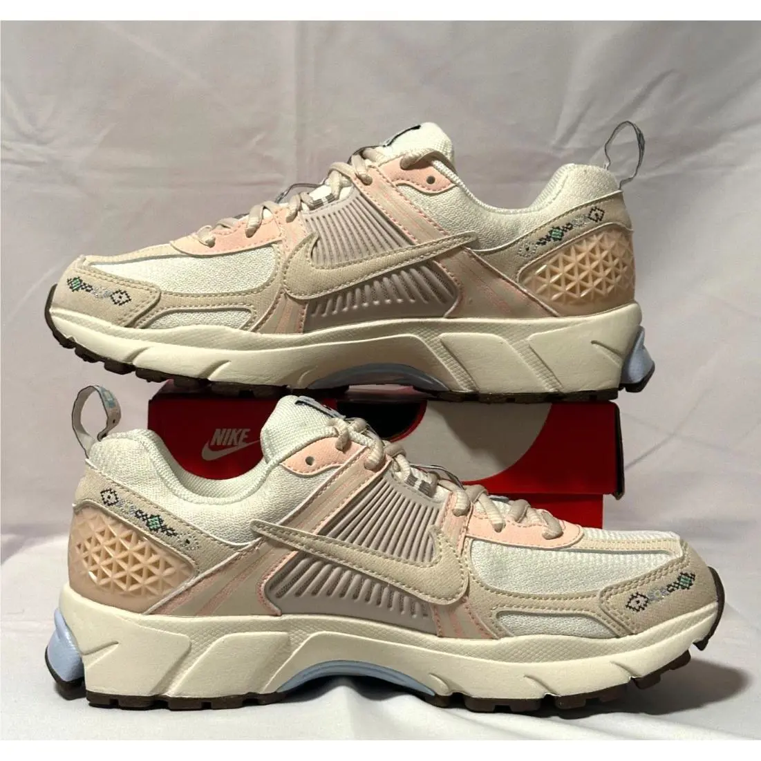 Nike shoes - Vomero 5 - Vomero - Beige 0