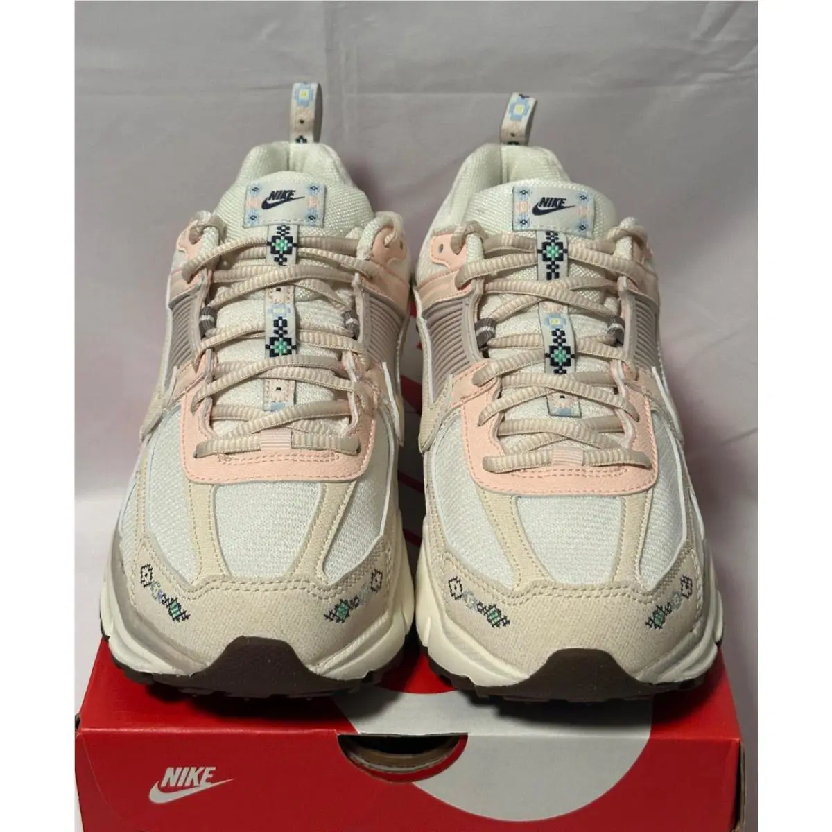 Nike shoes - Vomero 5 - Vomero - Beige 1