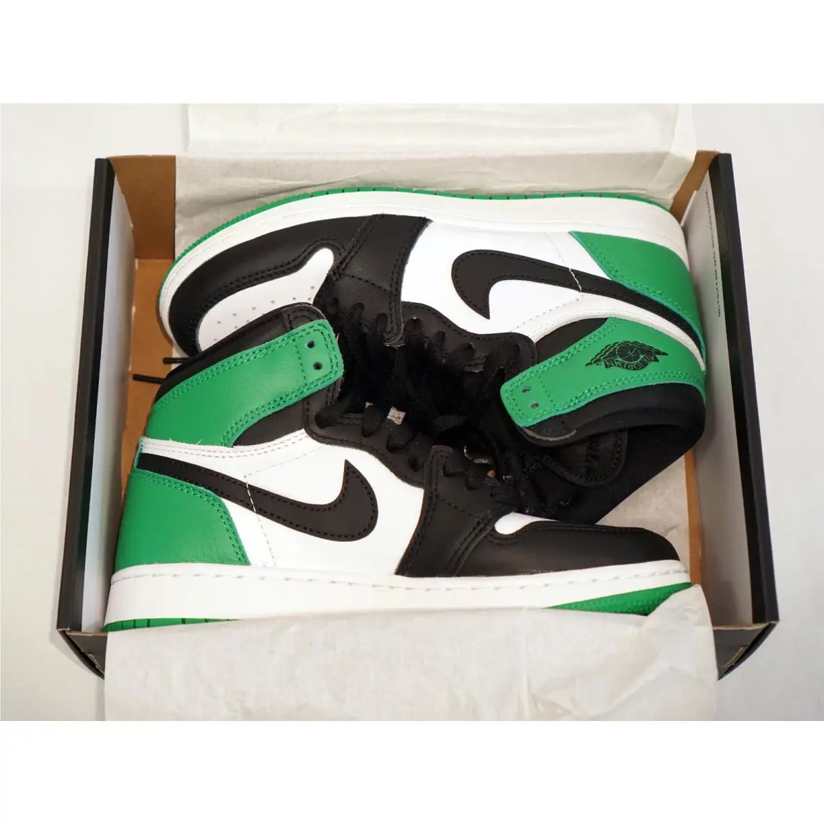 Nike shoes - Air Jordan 1 - Air - Green 2