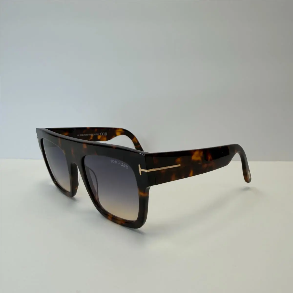 Tom Ford TF 847 Renee 52B 52-21 Havana W/gradient Smoke Lenses