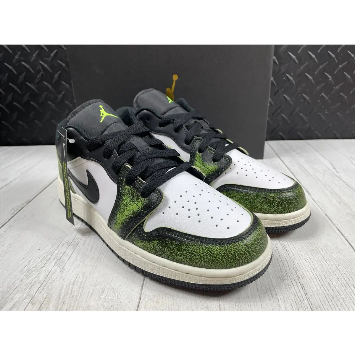 Nike shoes - Air Jordan 1 - Air - DO8244-003 - Green (UPC: 0196148835229) 1