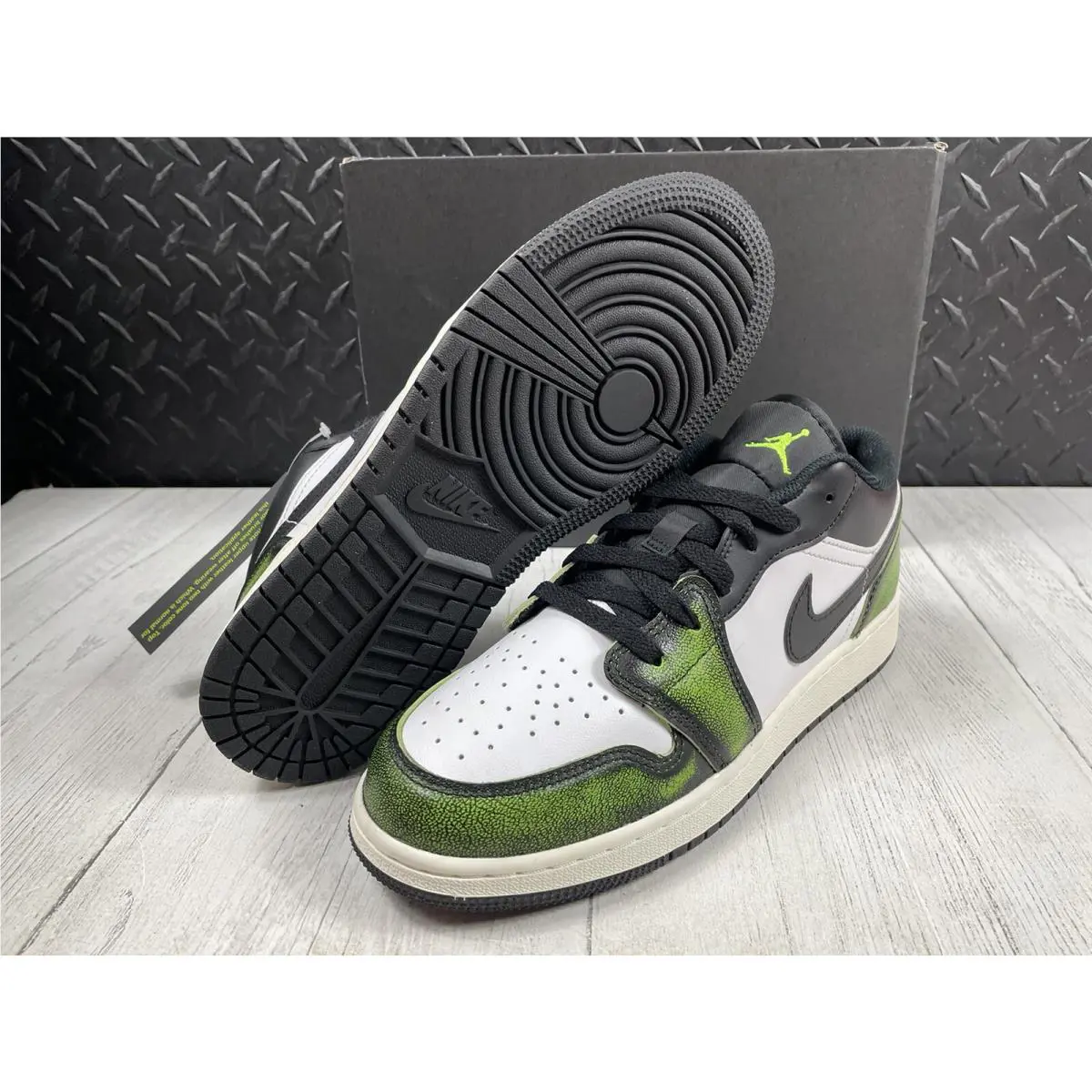 Nike shoes - Air Jordan 1 - Air - DO8244-003 - Green (UPC: 0196148835229) 4