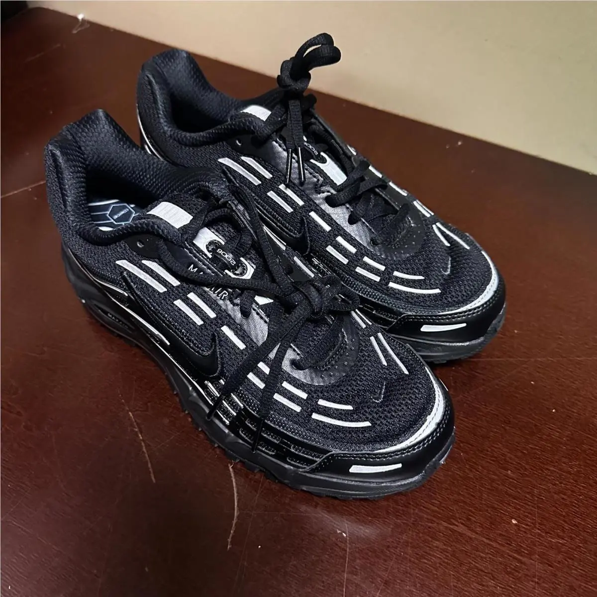 Nike shoes - Black 2