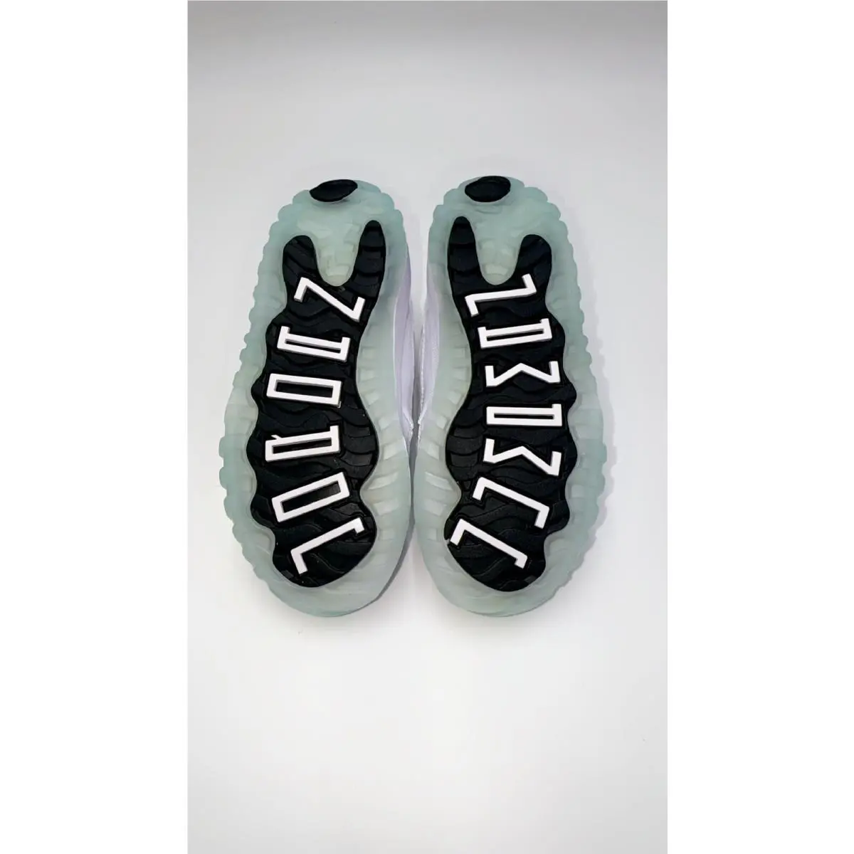 Nike shoes - Air Jordan 11 - Air - 505836-117 - White (UPC: 0194956640578) 2