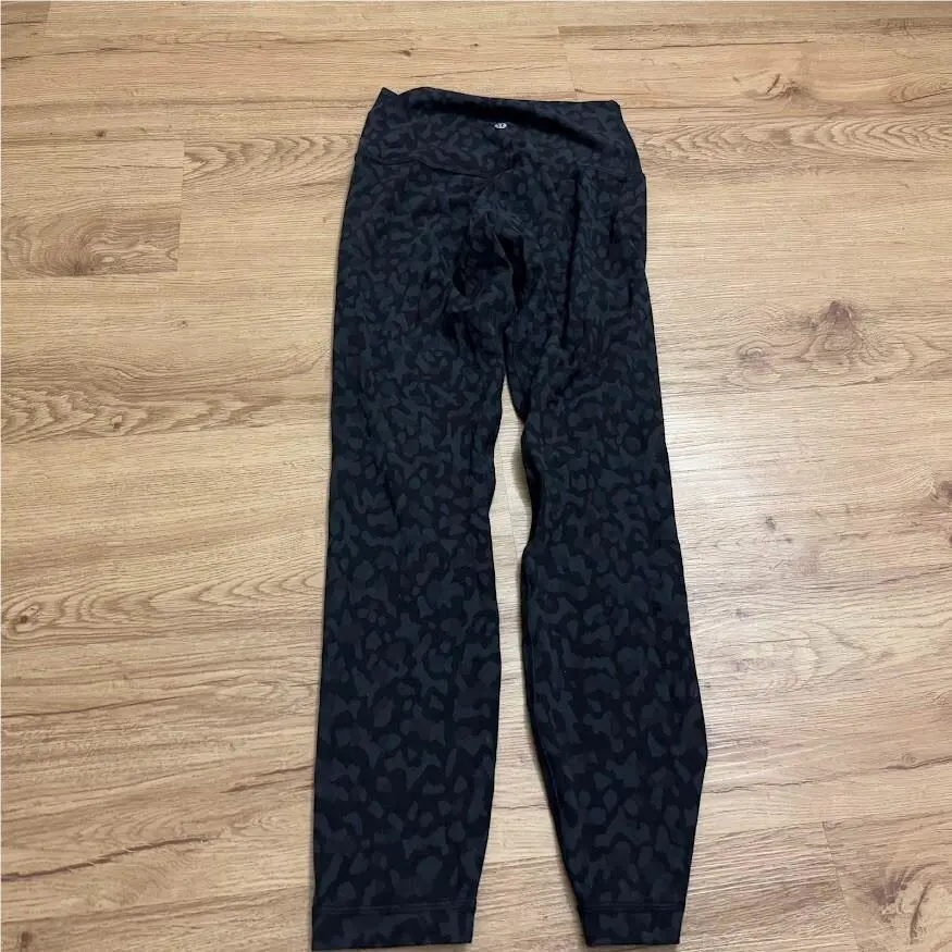 Lululemon clothing - Formation Camo Deep Coal Multi 6