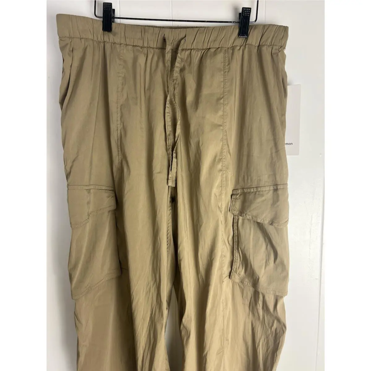 Lululemon clothing - Beige 2