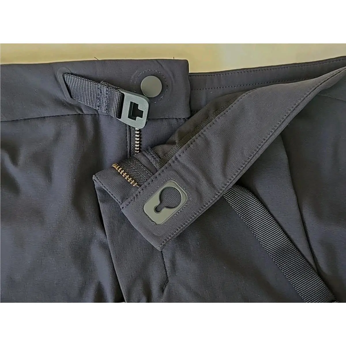Lululemon clothing - Lululemon 28203 - 28203 - Black 2