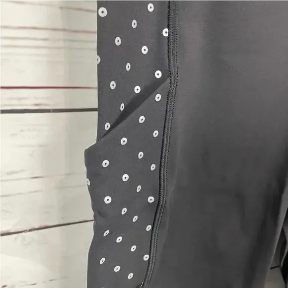 Lululemon clothing - Black 4