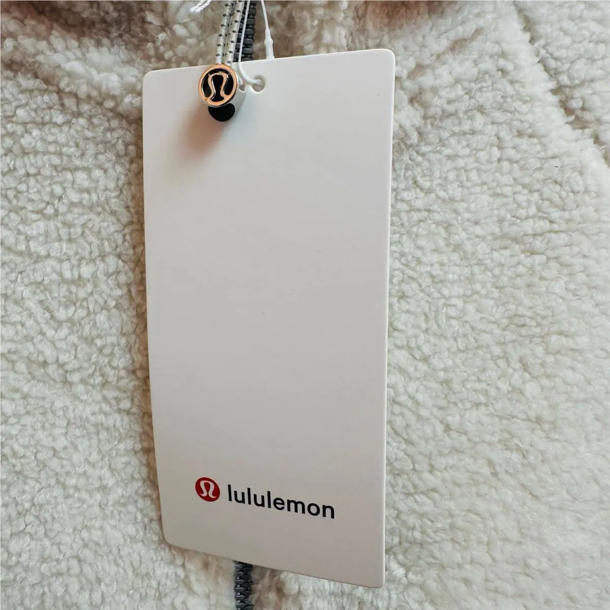 Lululemon clothing - Cream 4