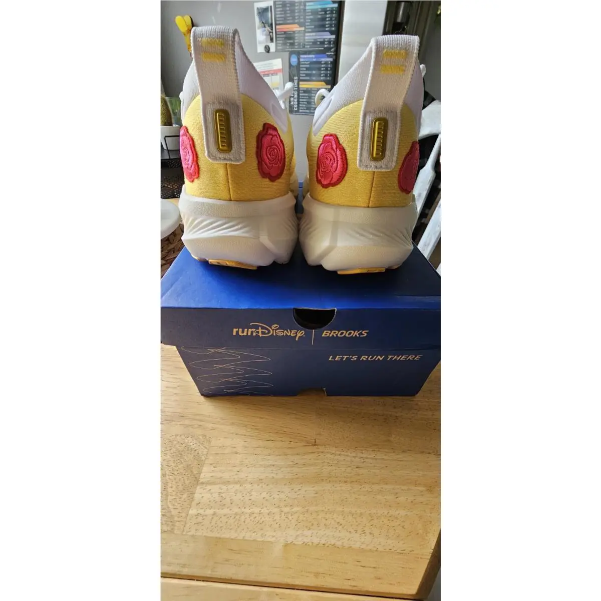 Brooks shoes - Yellow 6