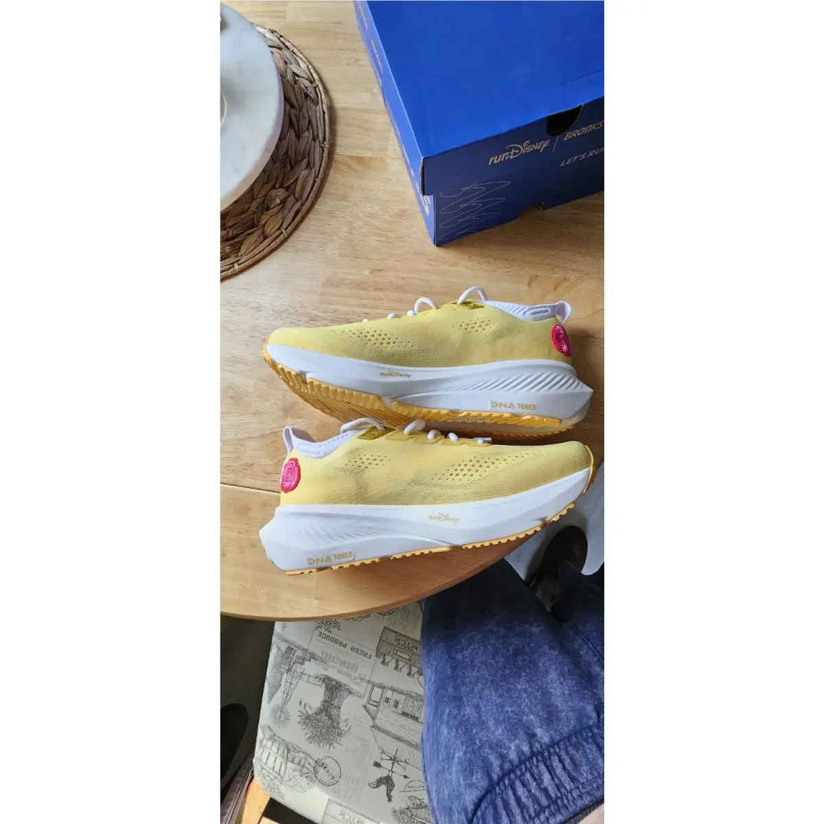 Brooks shoes - Yellow 7