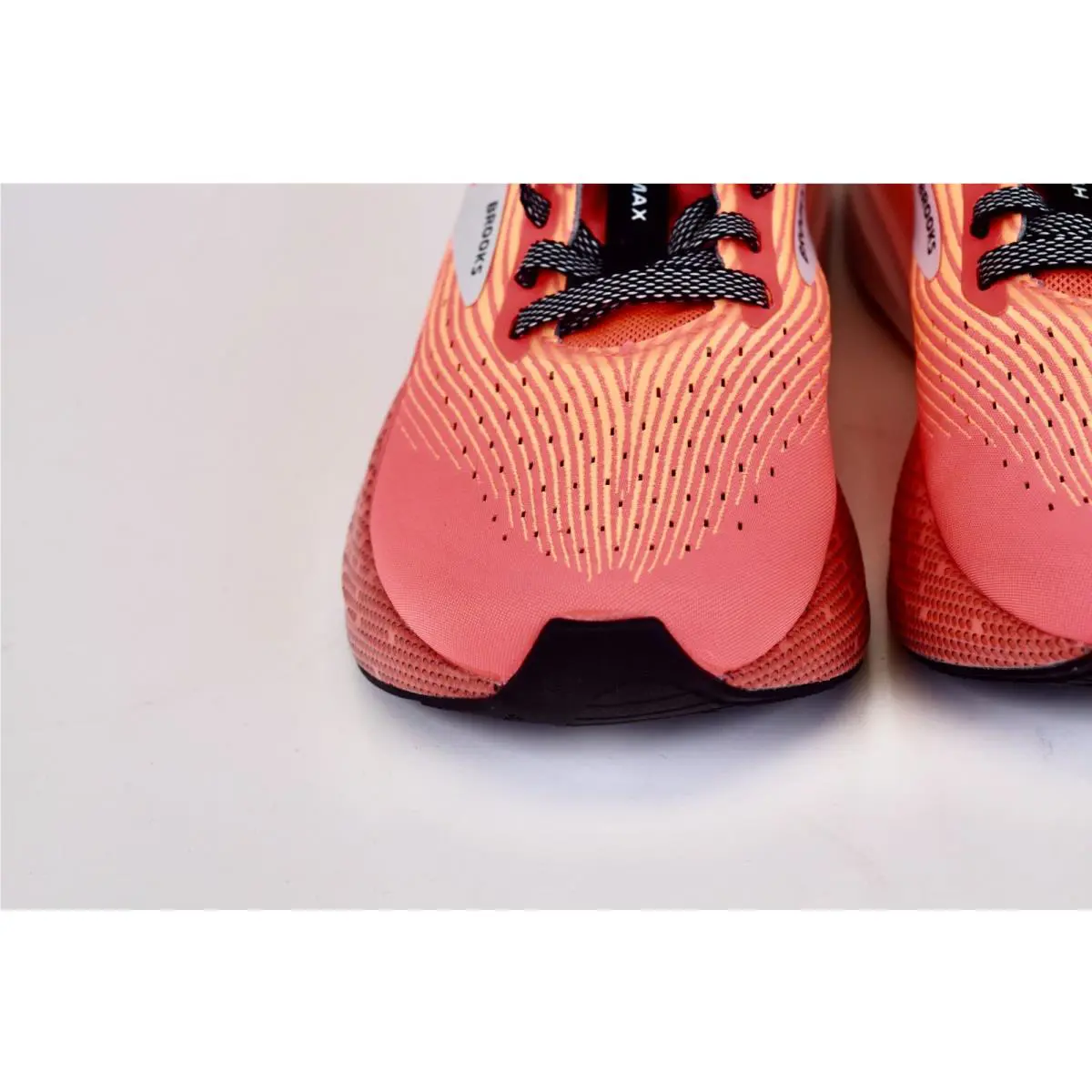 Brooks shoes - Brooks Hyperion Max - Hyperion Max - 1203771B663 - Pink 5