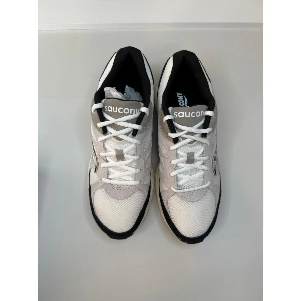 Saucony shoes - White 5