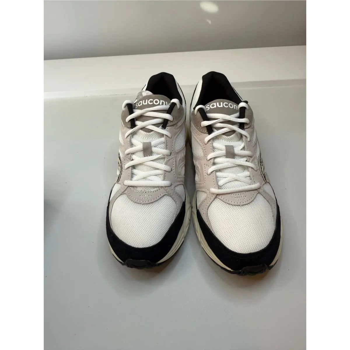 Saucony shoes - White 6
