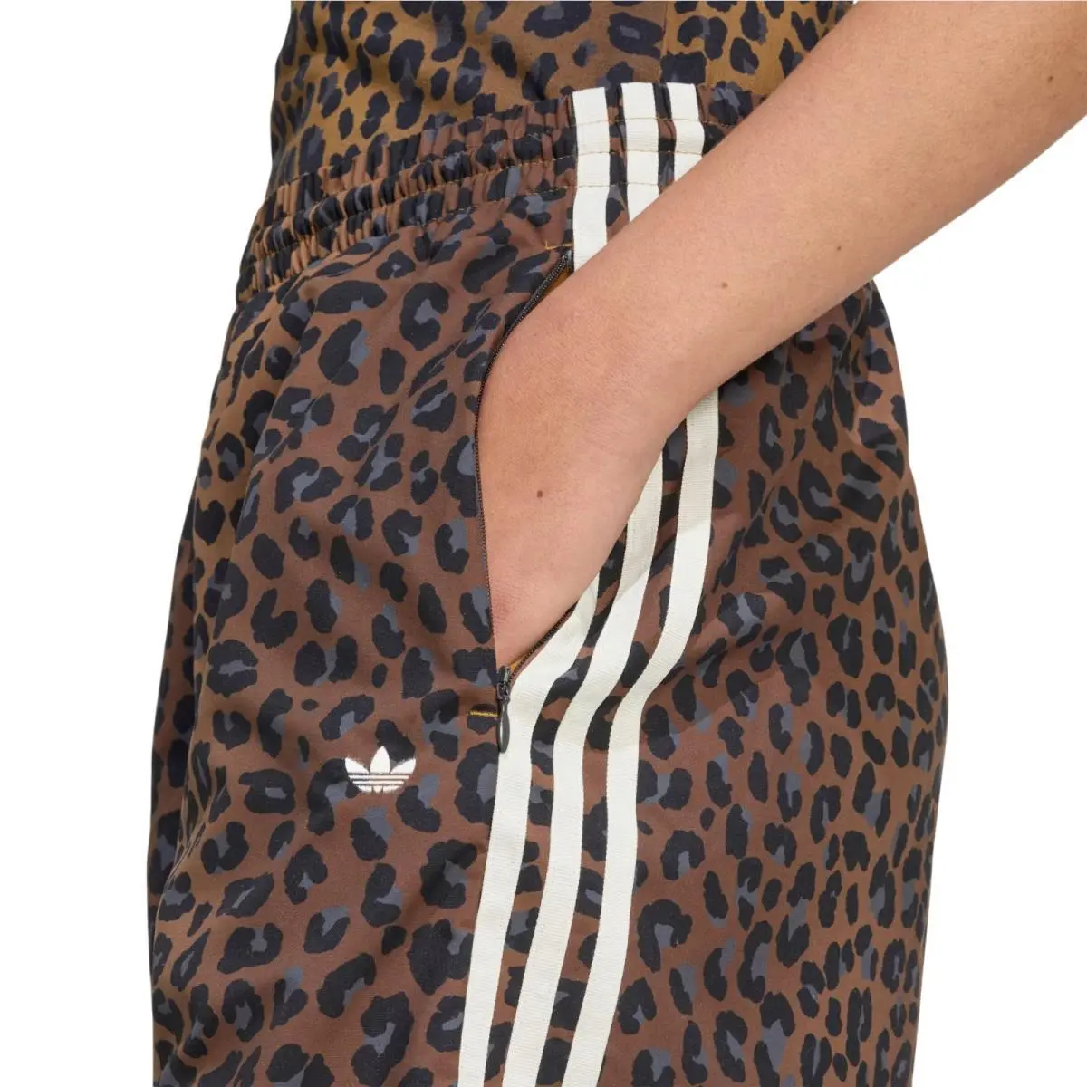 Adidas clothing - JW7302 - JW7302 - Brown 9