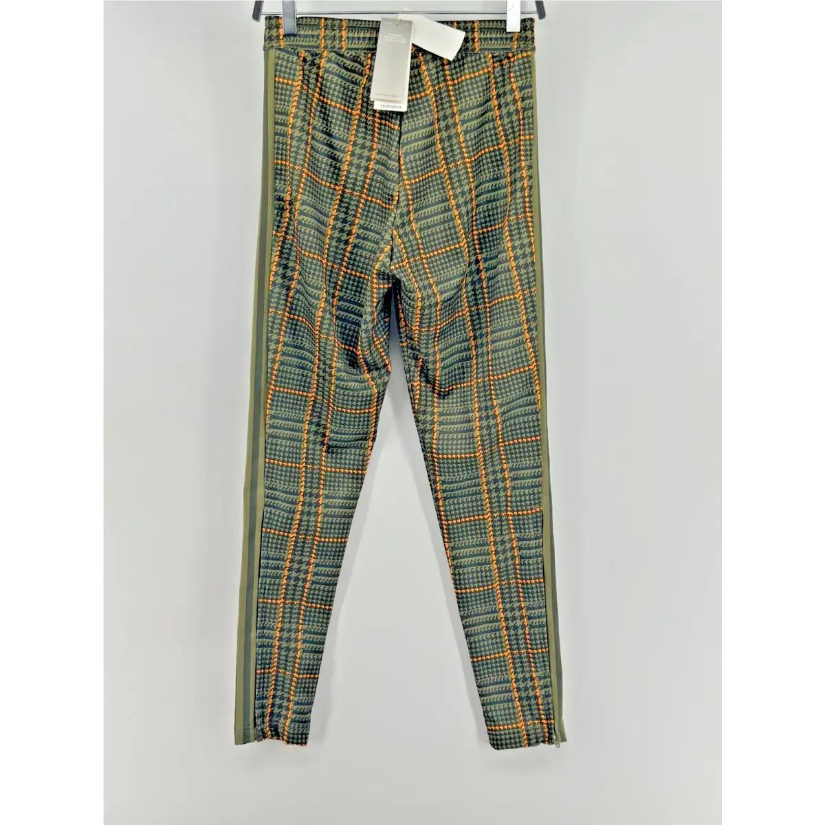 Adidas clothing - adidas Tiro Tartan - Tiro Tartan - Focus Olive / Plaid 0