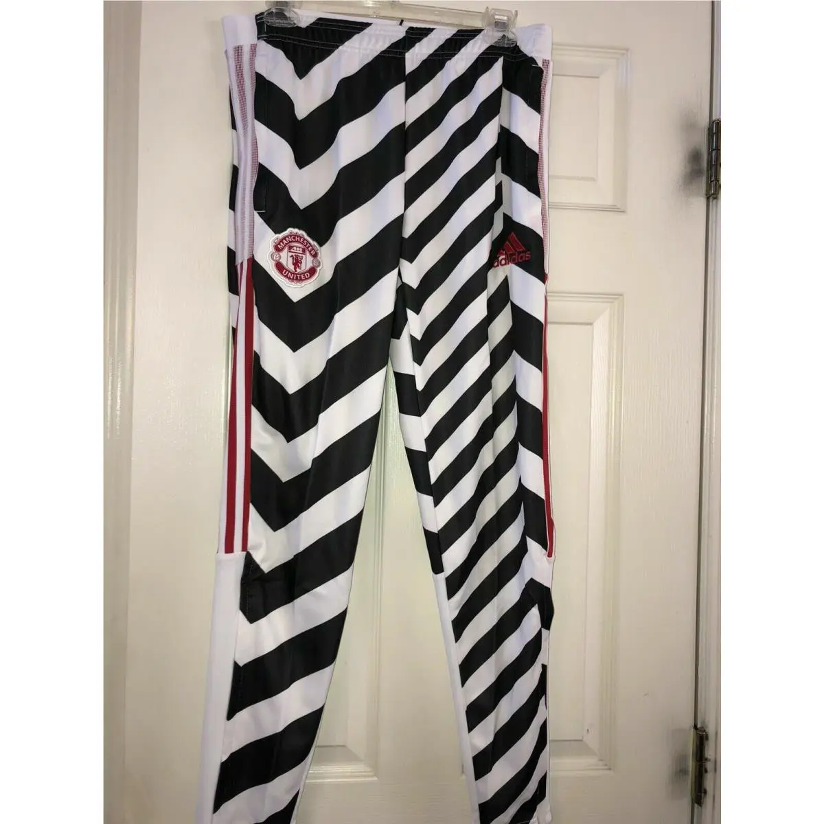 Adidas Manchester United Track Pants Men’s Size Medium Black White GK9435 New/ta