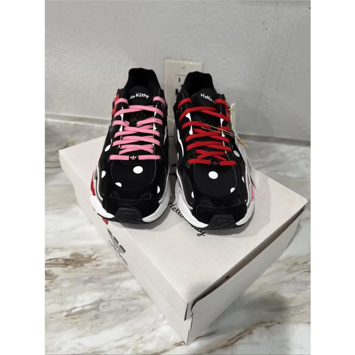Adidas Originals Hello Kitty Astir Shoe Black White Pink GW7166 Sz 8