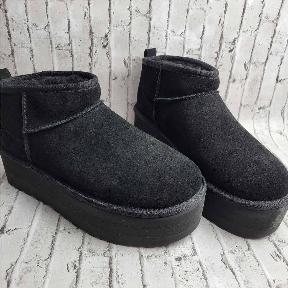 UGG shoes - UGG Classic Ultra Mini Platform - Black 0