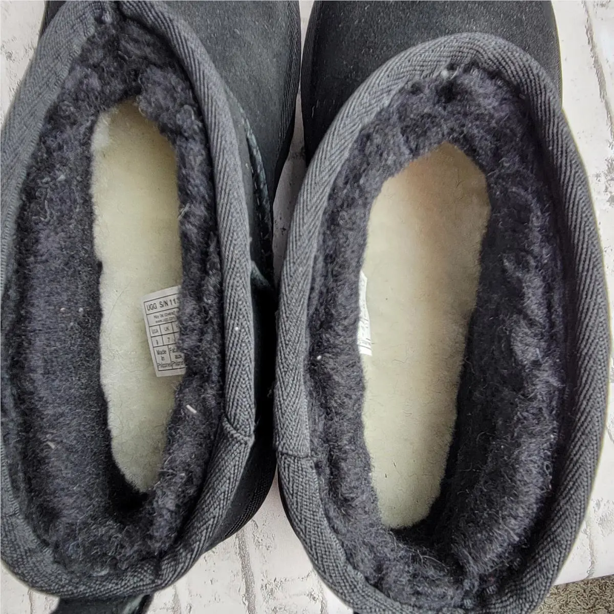 UGG shoes - UGG Classic Ultra Mini Platform - Black 4