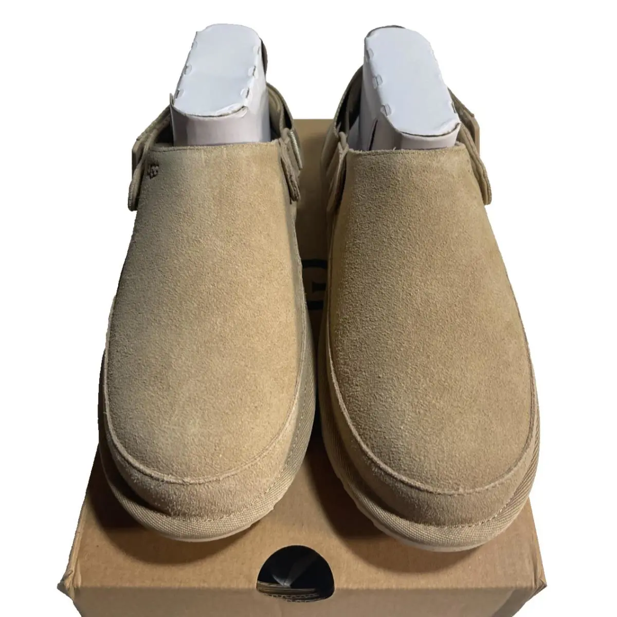 UGG shoes - Beige (UPC: 197634324180) 0