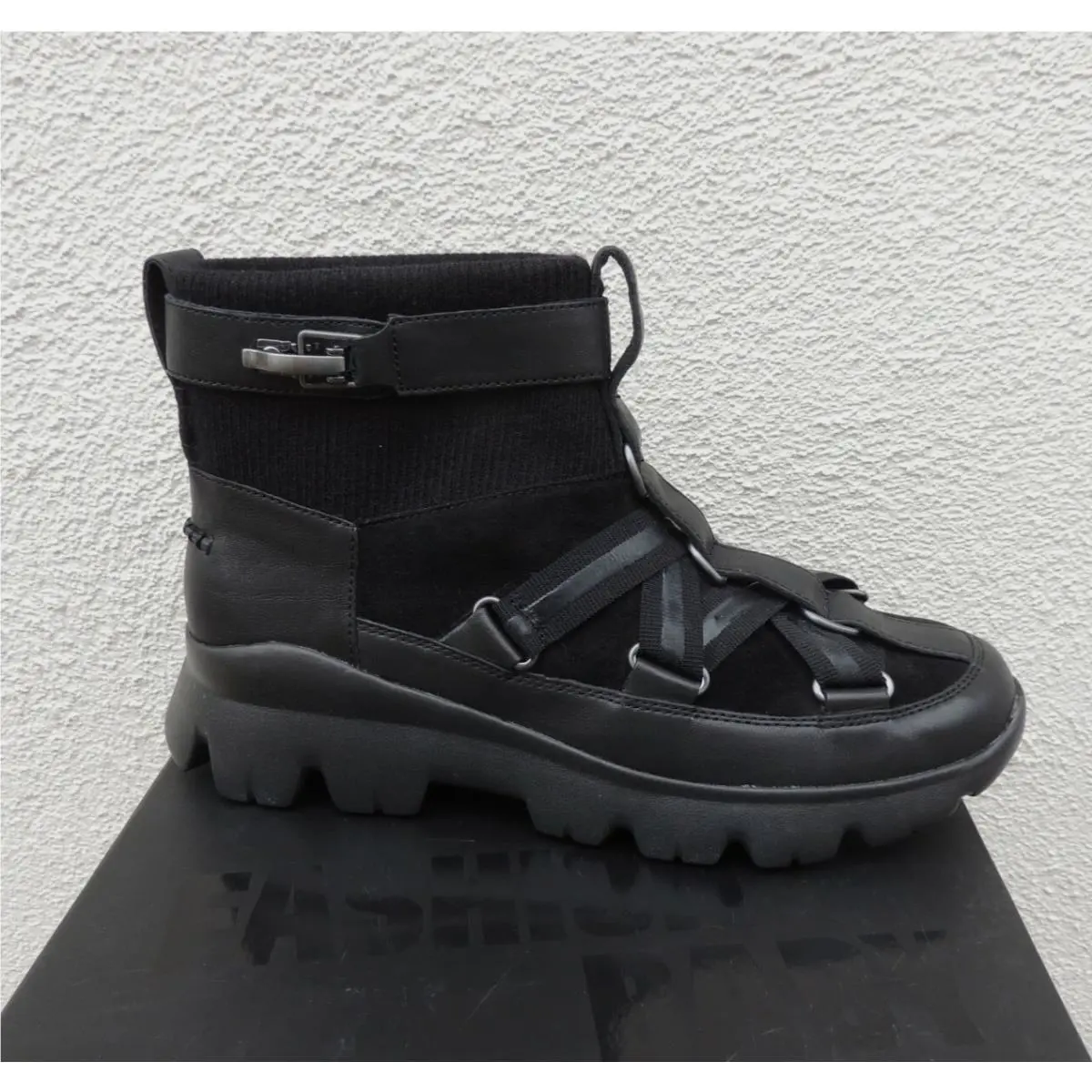 UGG shoes - UGG PUFF MOMMA LAKES AND LIGHTS - Black (UPC: 191142766616) 0