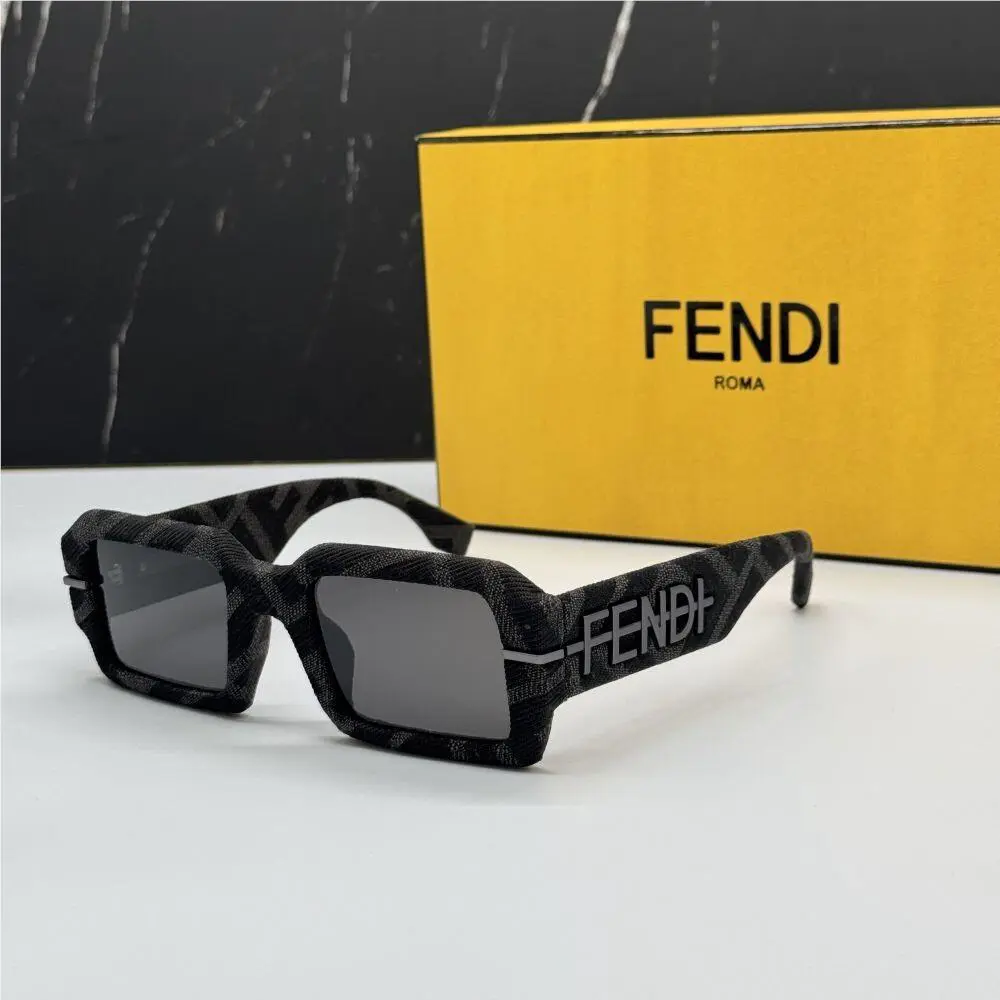 FE40074U 05A Fendi Sunglasses Black Grey Unisex Eyewear Fendi