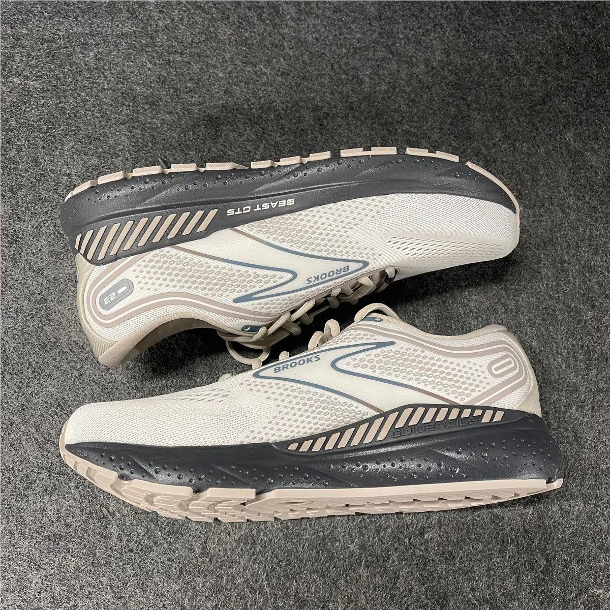 Brooks shoes - VS187019 - vs-187019 - Gray (UPC: 195394406917) 1