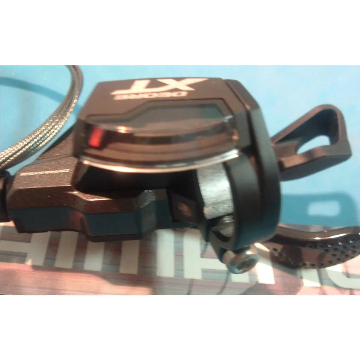 Shimano  - Deore XT M8000 - Deore - SL-M8000 - Black 3