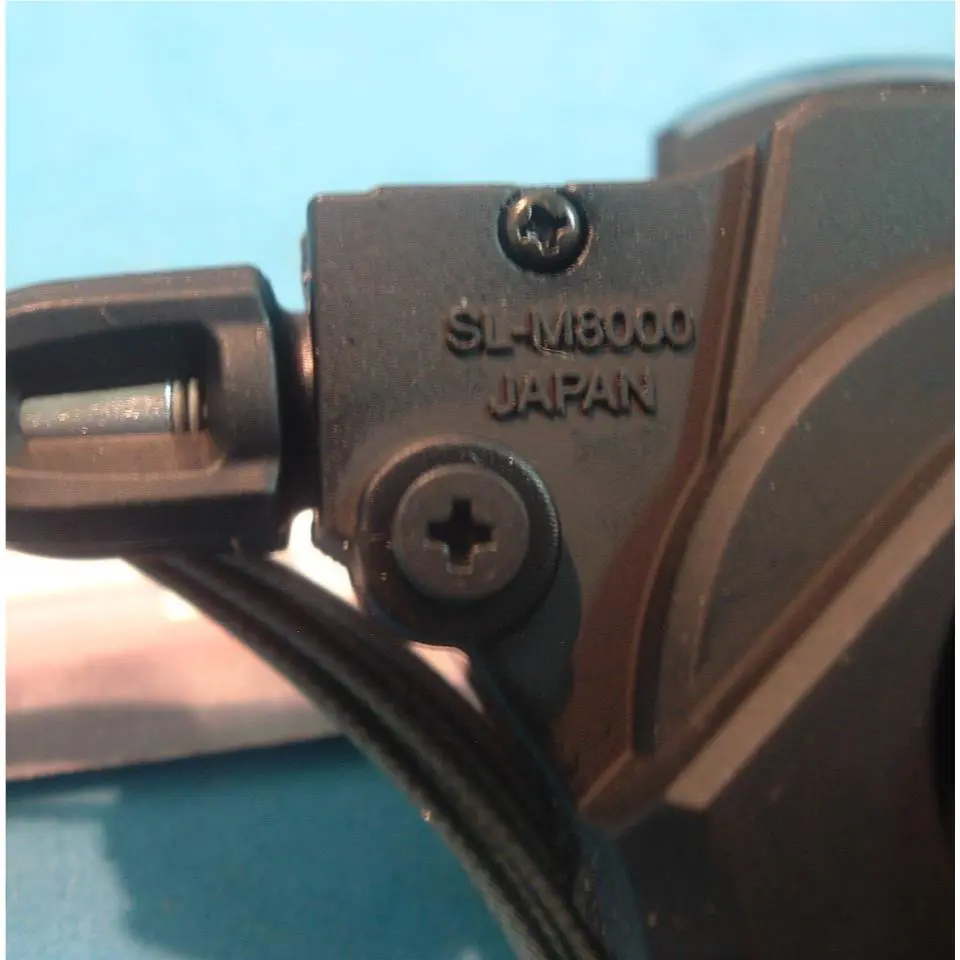 Shimano  - Deore XT M8000 - Deore - SL-M8000 - Black 5