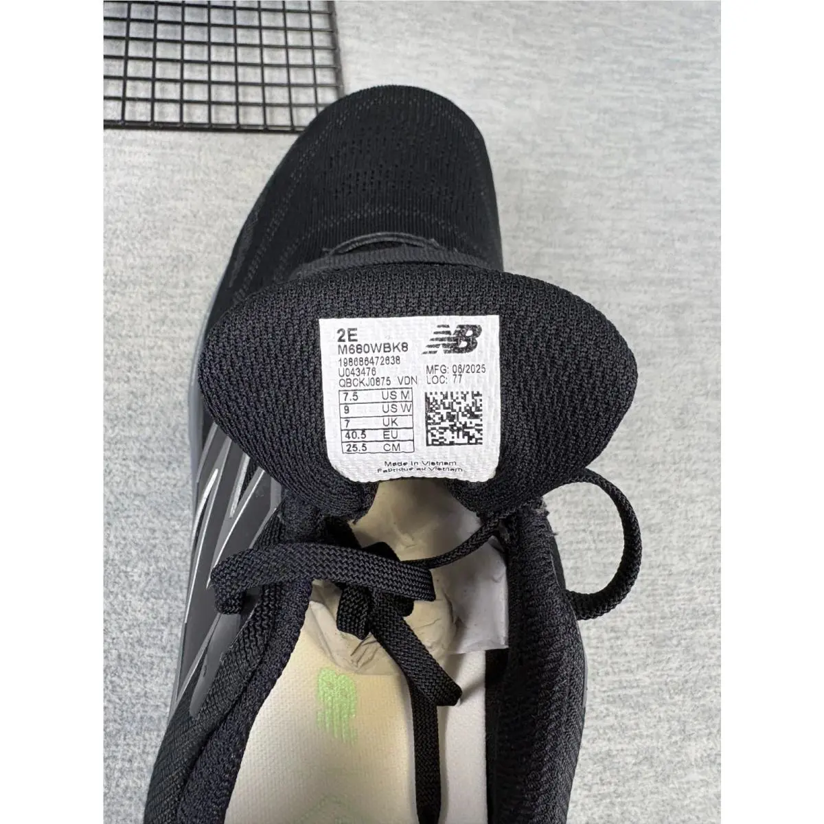New Balance shoes - New Balance Fresh Foam 680 v8 Waterproof - M680WBK8 - Black 1