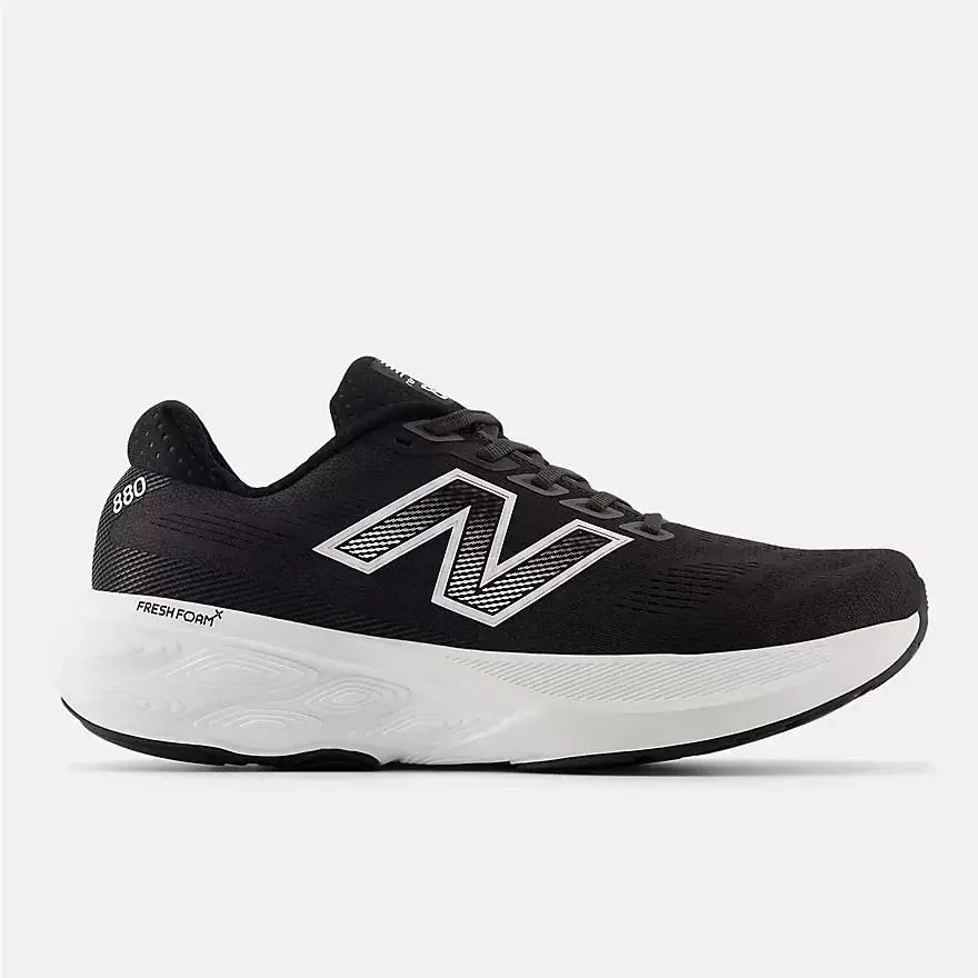 New Balance Fresh Foam X 880v15 Mens Size 10 Black White Running Shoes M880B15