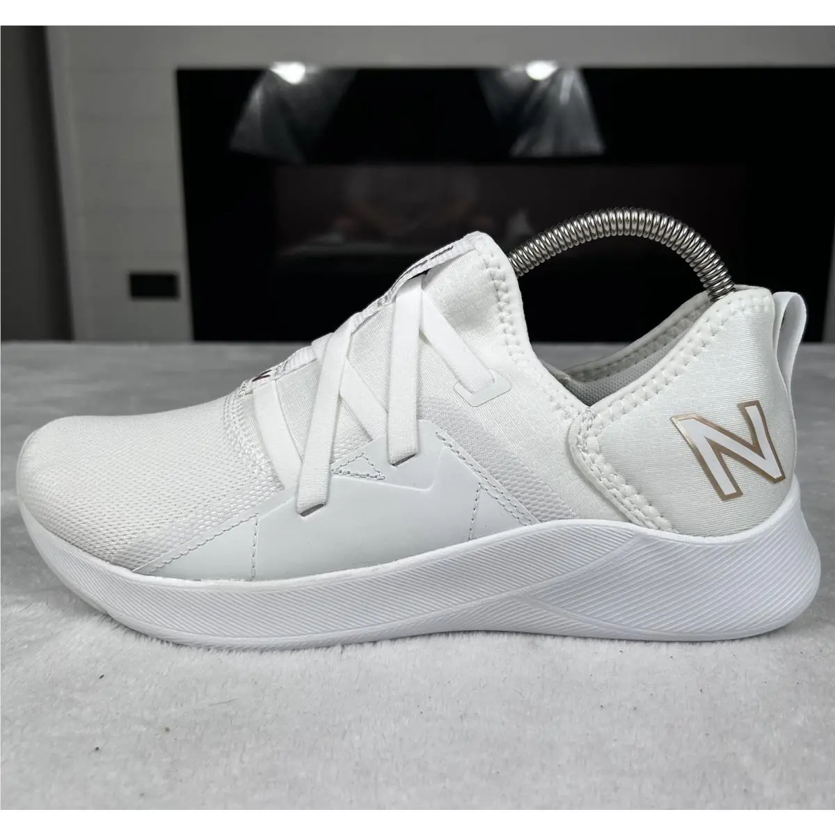 New Balance Womens Beaya Running Shoes Size 9D Wide White Sneakers Wsbeylw New