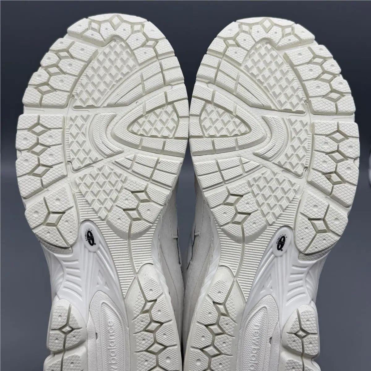New Balance shoes - New Balance 2002R - U20025PO - White 7