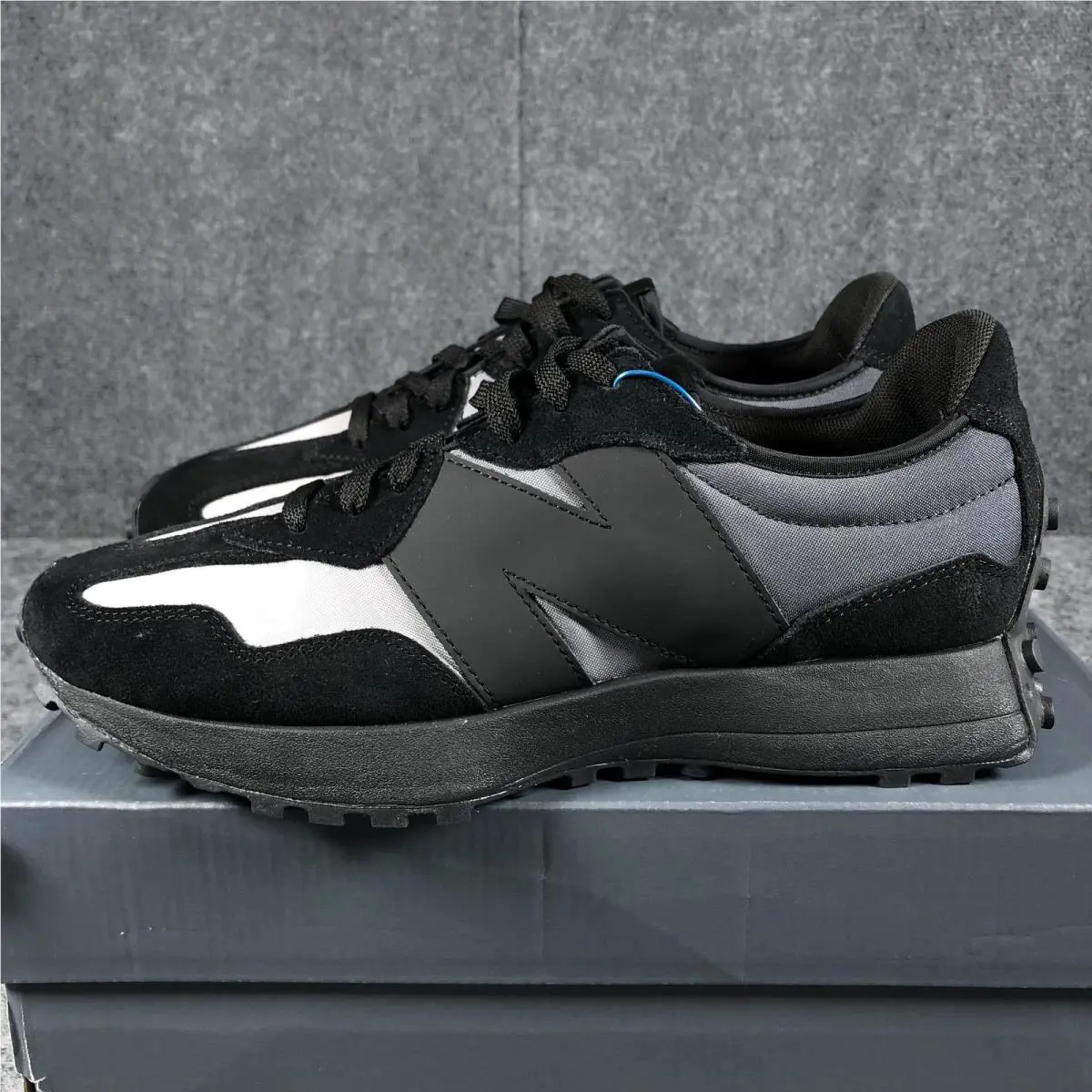New Balance shoes - New Balance 327 - MS327SB - Black 3