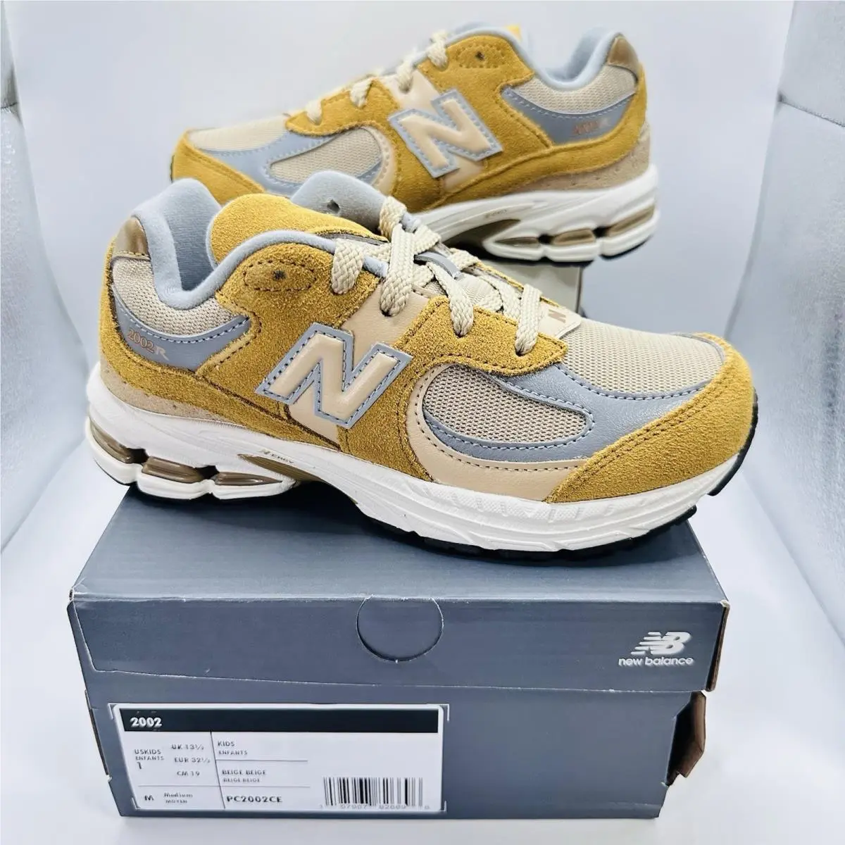 New Balance 2002R Kids Great Plains Incense Beige GC2002CE Size 1 Youth